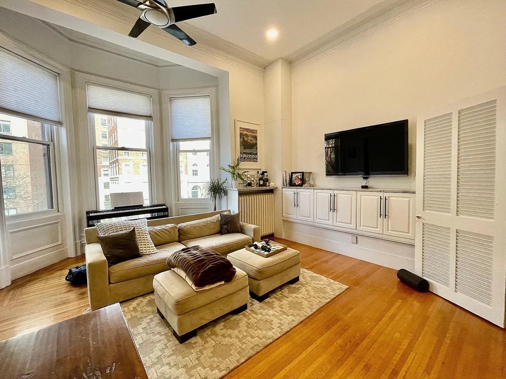 תמונה של הנכס: 195 Beacon #3, Boston
