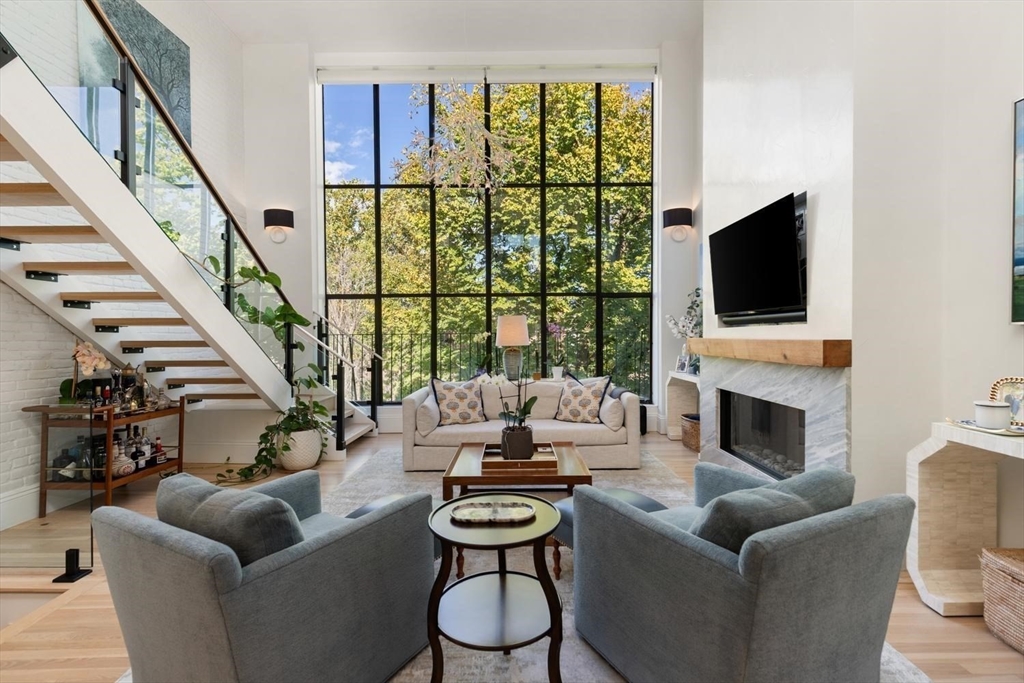 תמונה של הנכס: 51 Rutland Square #PH, Boston
