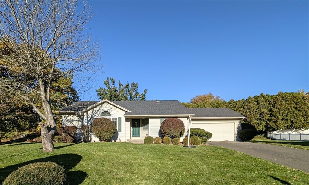 תמונה של הנכס: 60 Applewood Ln, South Hadley