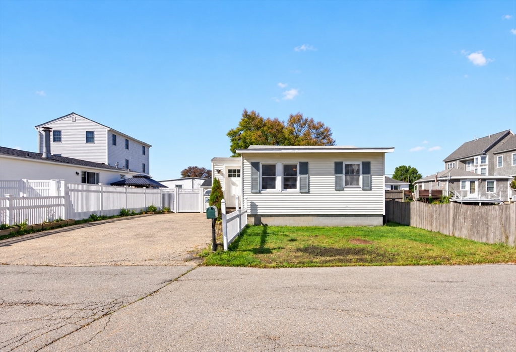 תמונה של הנכס: 46 Brissette Ave, Salisbury