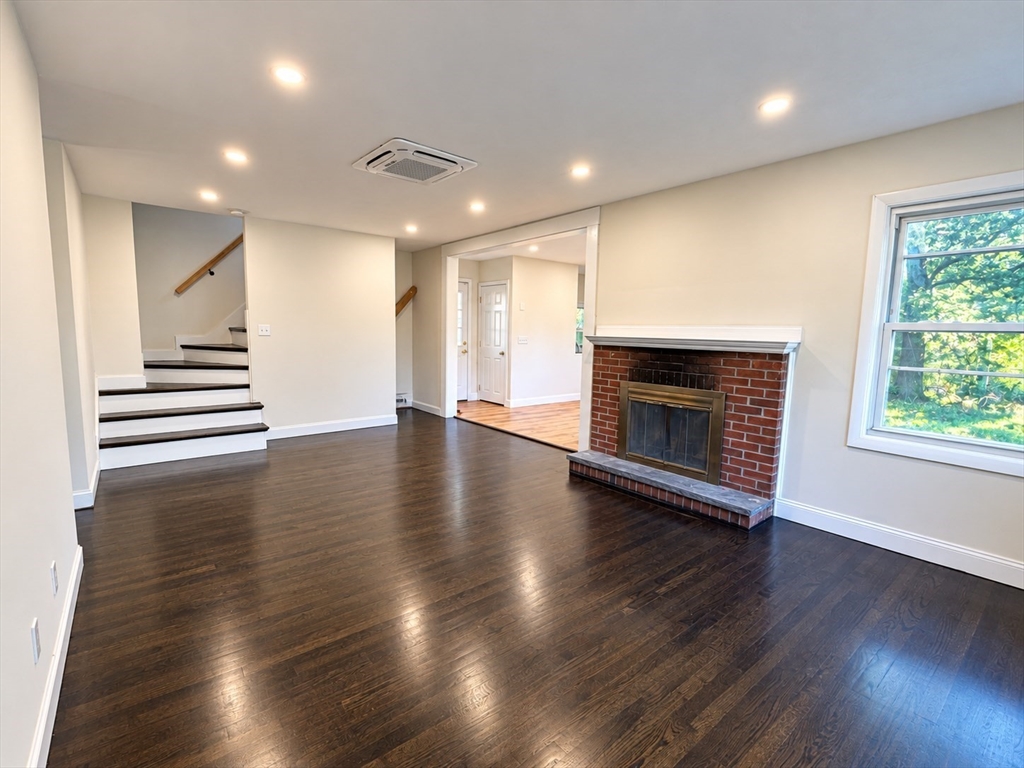 תמונה של הנכס: 42 Birch Rd, Westford