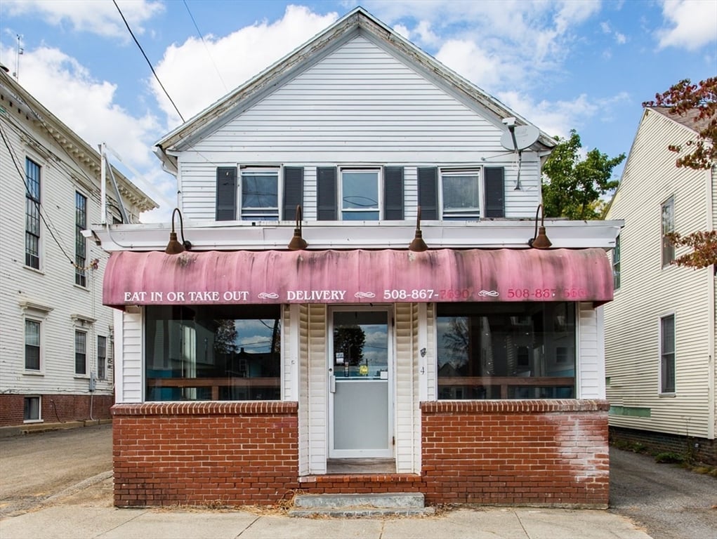 תמונה של הנכס: 4 E Main St, West Brookfield