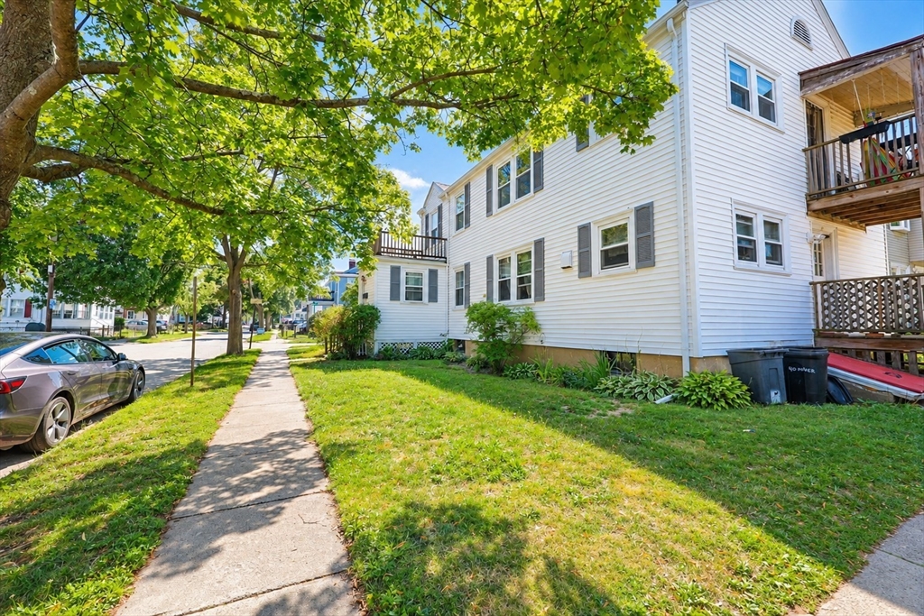 תמונה של הנכס: 40 Baker Ave #2, Quincy