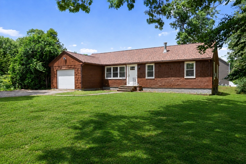房源照片：1096 Taunton Ave, Seekonk
