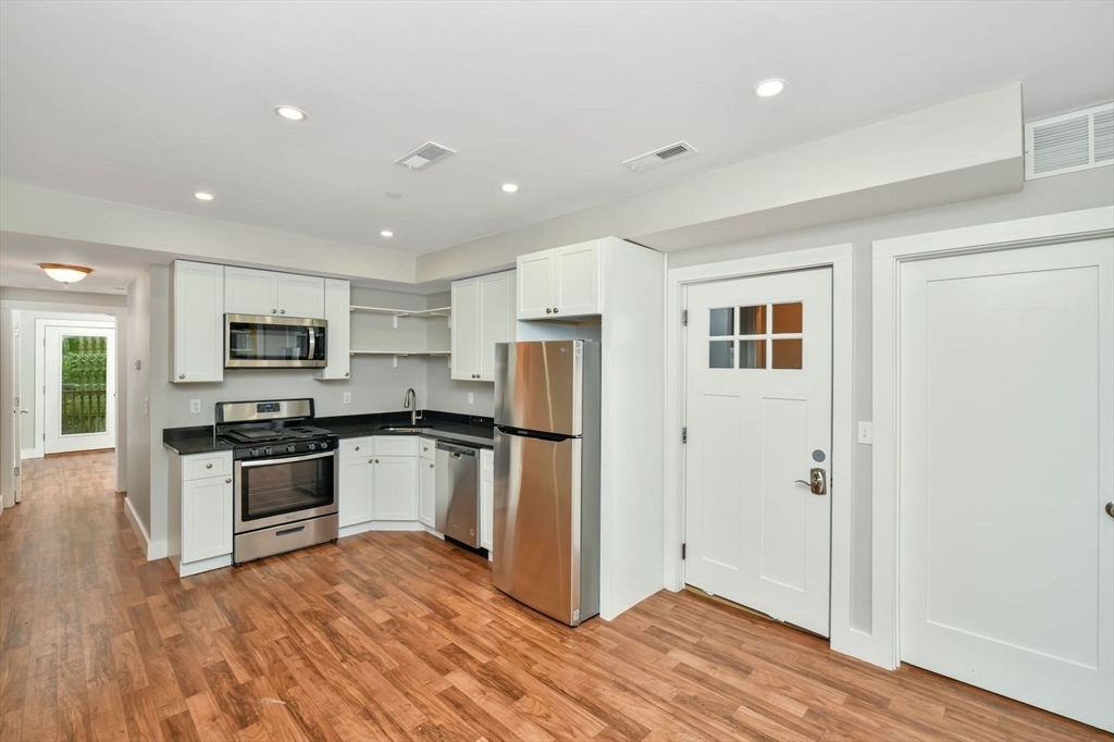 תמונה של הנכס: 225 Washington street, Boston