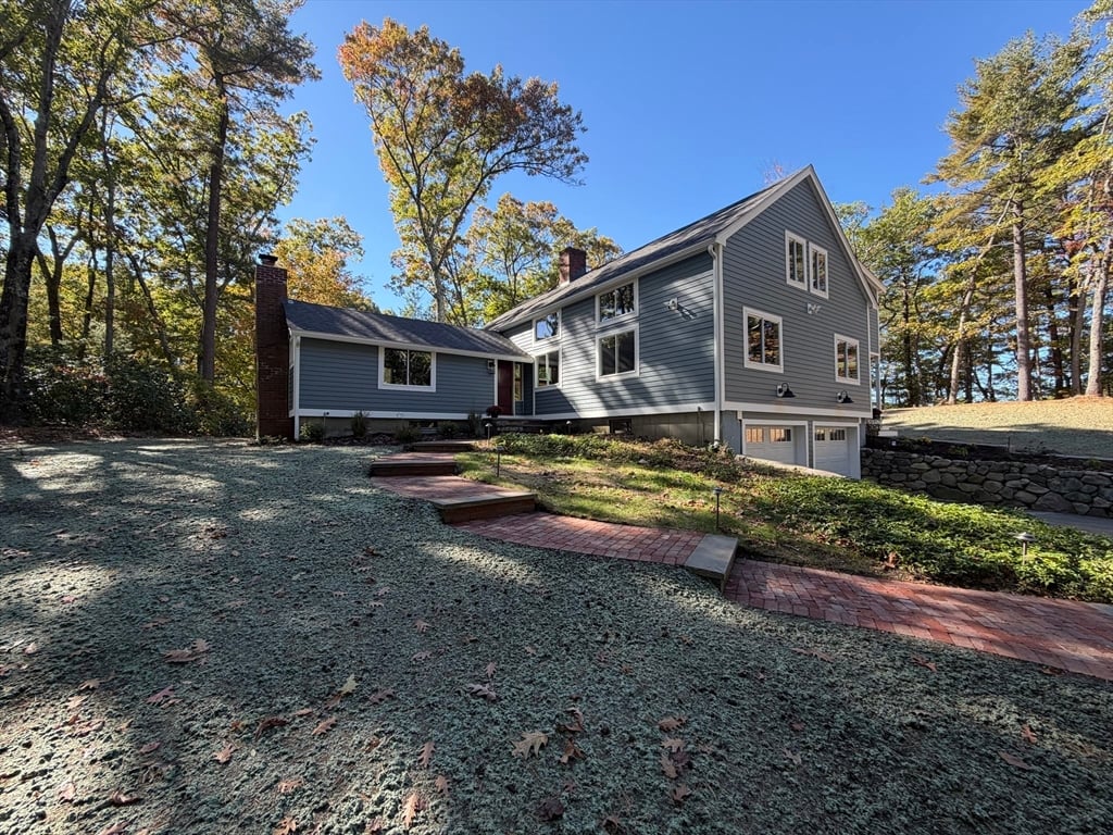 תמונה של הנכס: 18 Hearthstone Drive, Medfield