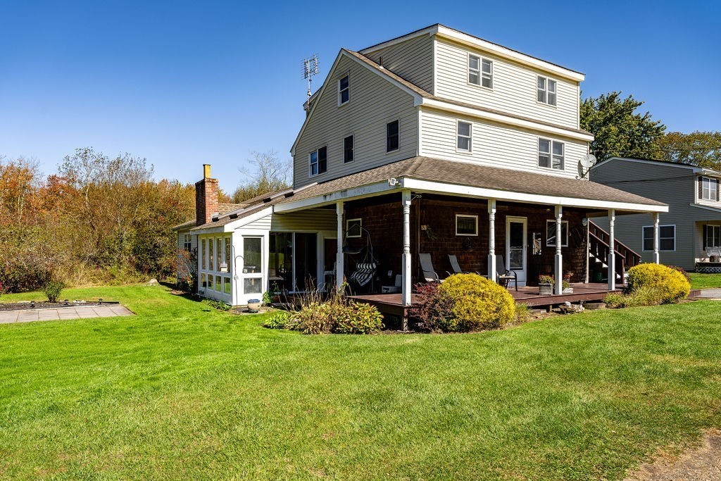 תמונה של הנכס: 25 Lamoureux Blvd, North Smithfield