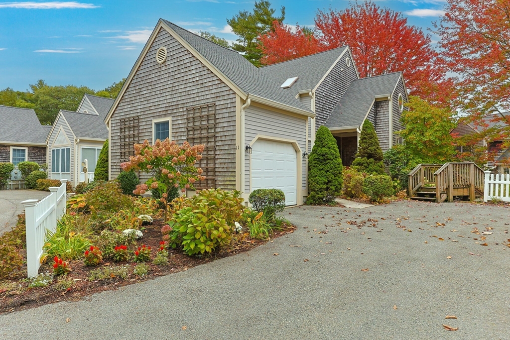 תמונה של הנכס: 11 Gold Leaf Ln #11, Mashpee