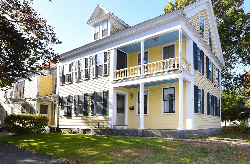 558 N Main St, Randolph