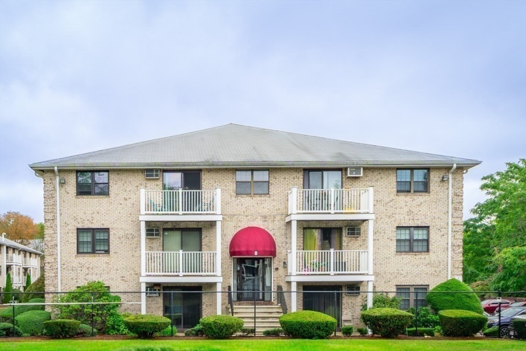 תמונה של הנכס: 8 Kenmar Dr #64, Billerica