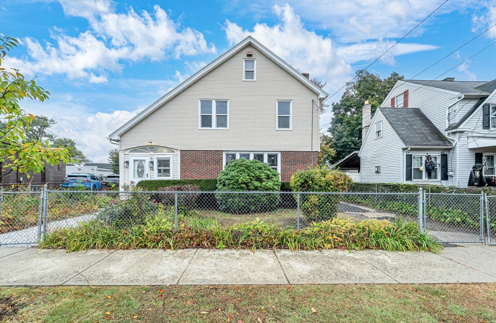 73 Santa Barbara St, Springfield