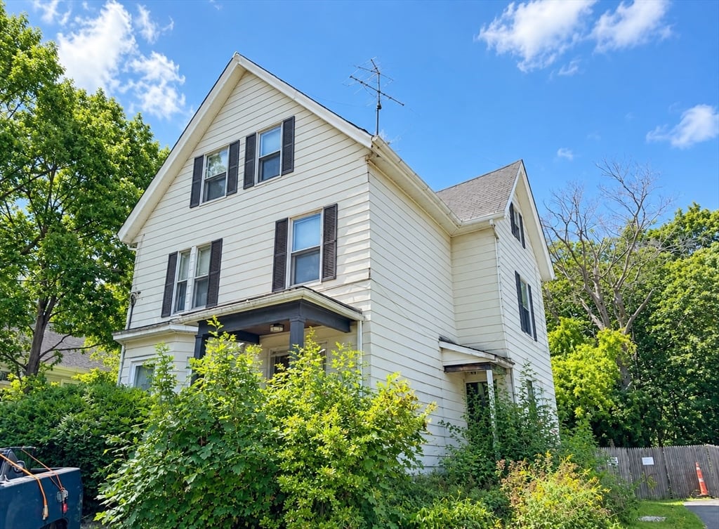 114 Woodland Ave, Gardner