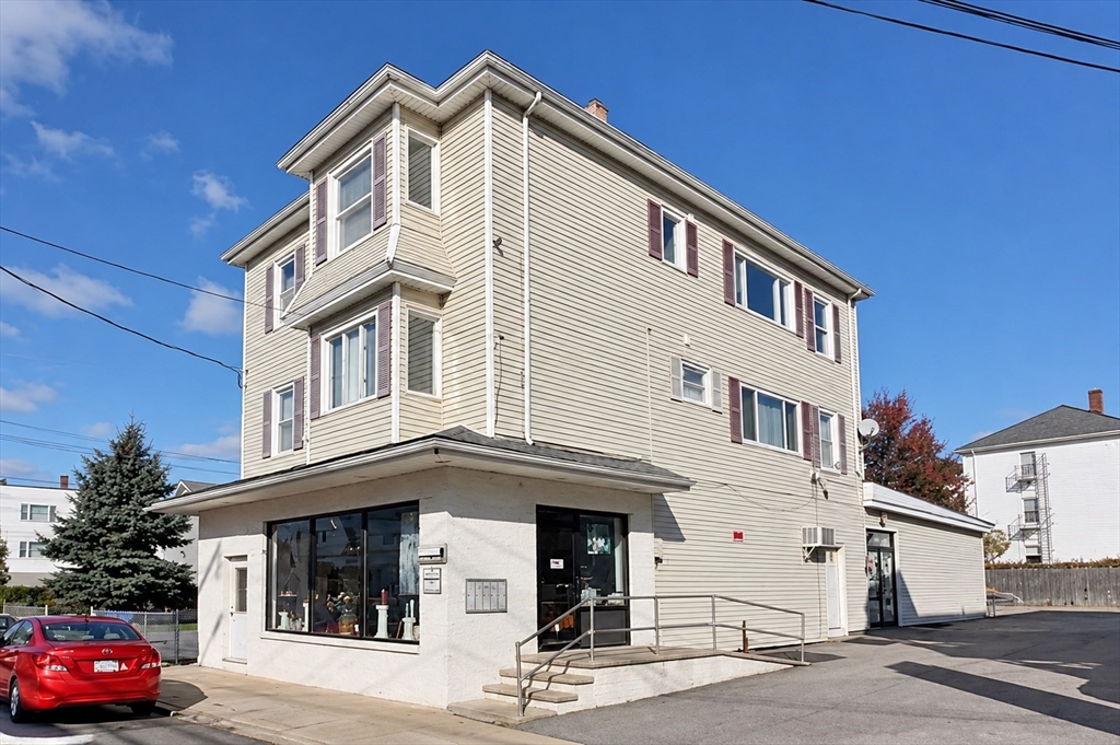 198 Brightman St #3, Fall River