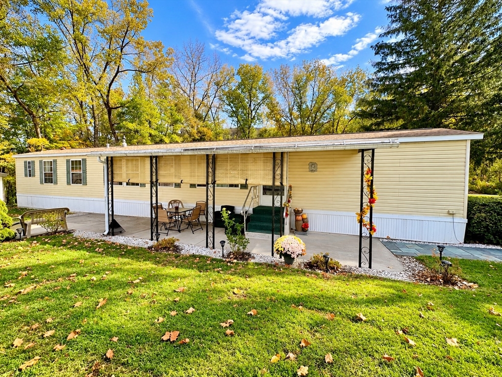תמונה של הנכס: 2 Cherokee Dr, North Adams