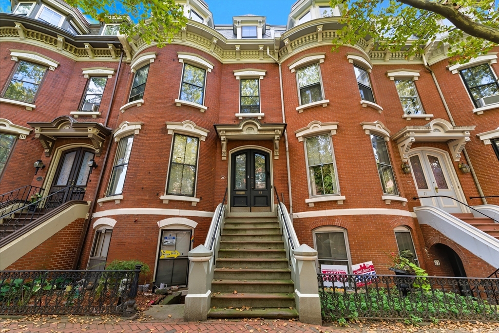 33 Mattoon St #2, Springfield
