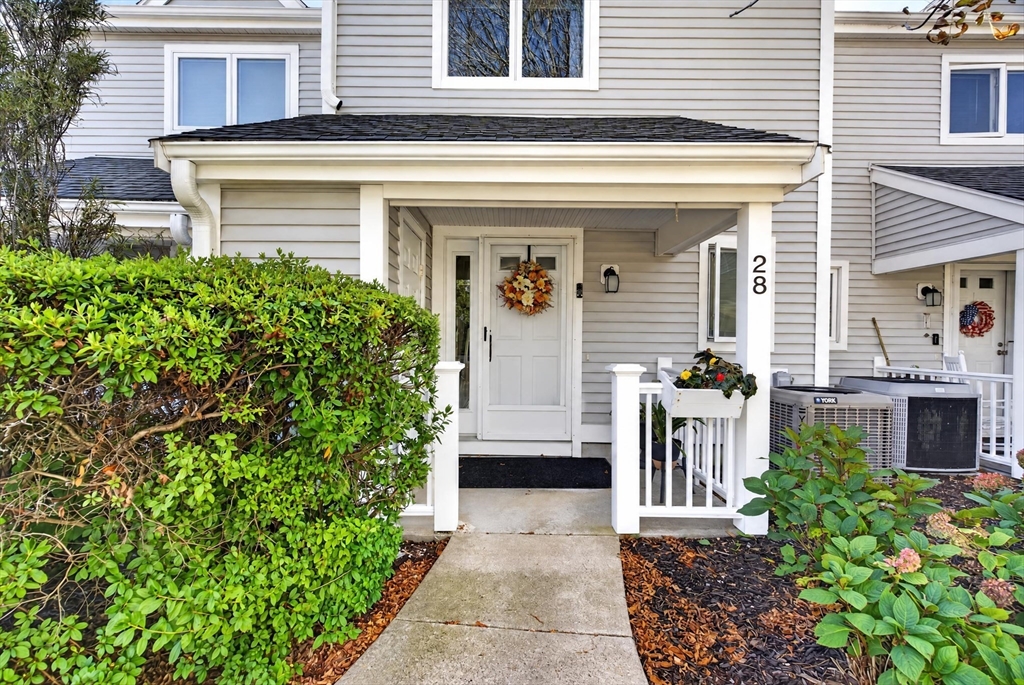 28 Westcliff Dr #28, Plymouth