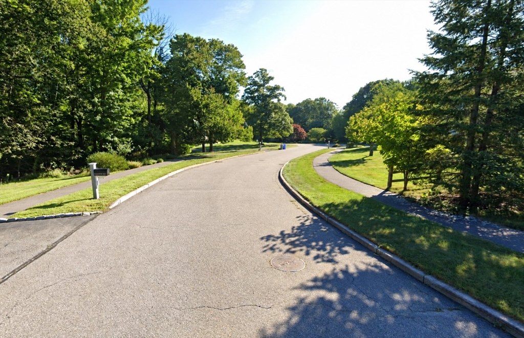 000 Undisclosed, Holliston
