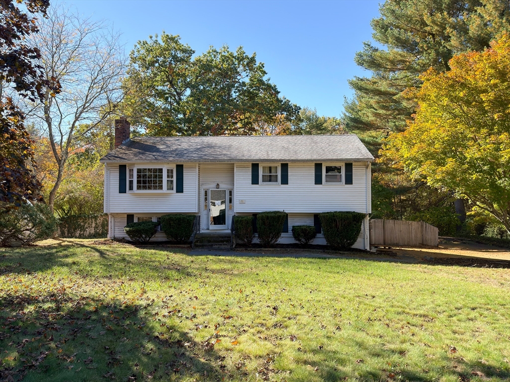 49 Bradford Rd, Tewksbury