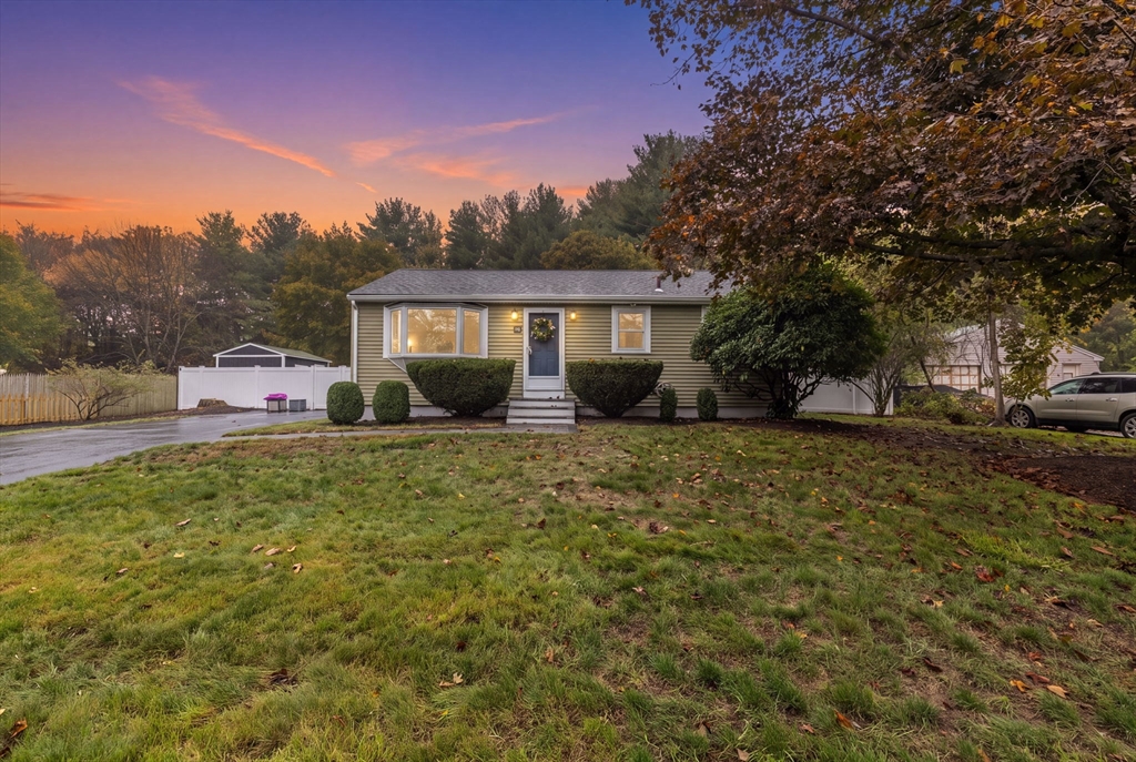 24 Ellington Rd, Tewksbury