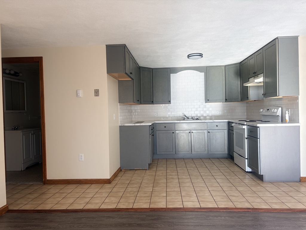 484 Western Ave #B3, Lynn
