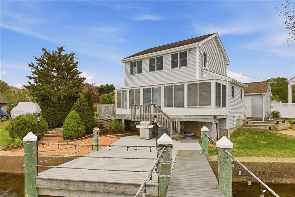 507 County Rd, Barrington