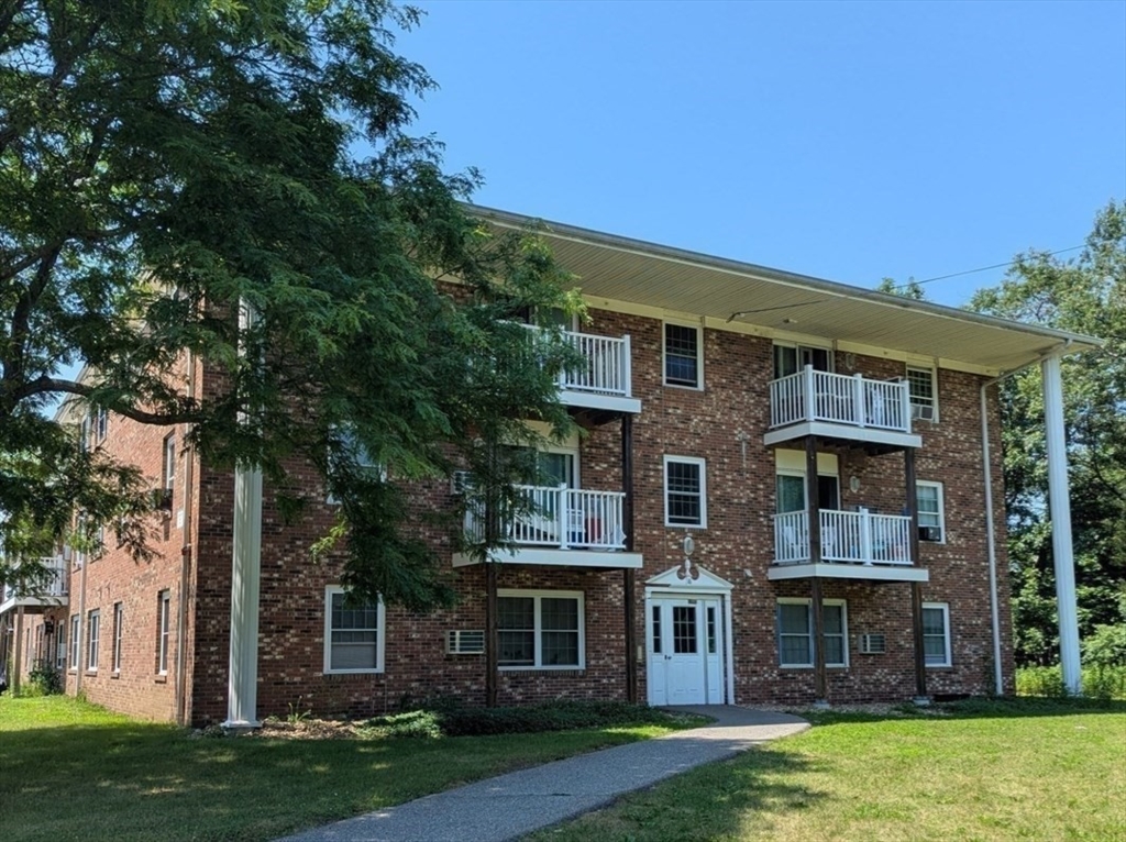 תמונה של הנכס: 16 Woodman Way #8, Newburyport