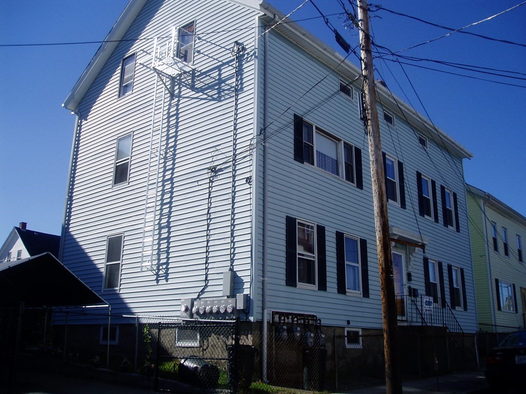 23 Brow St #1E, Fall River