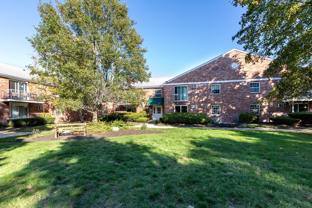 56 Townsend St #B9, Abington
