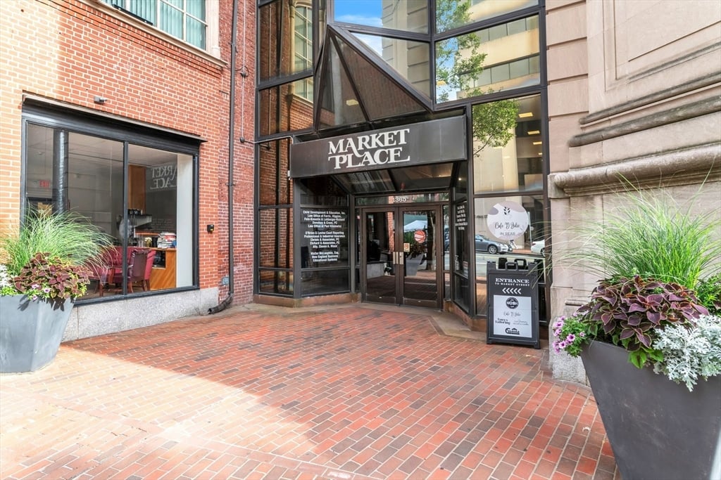 1365 Main St #310, Springfield, MA 01103