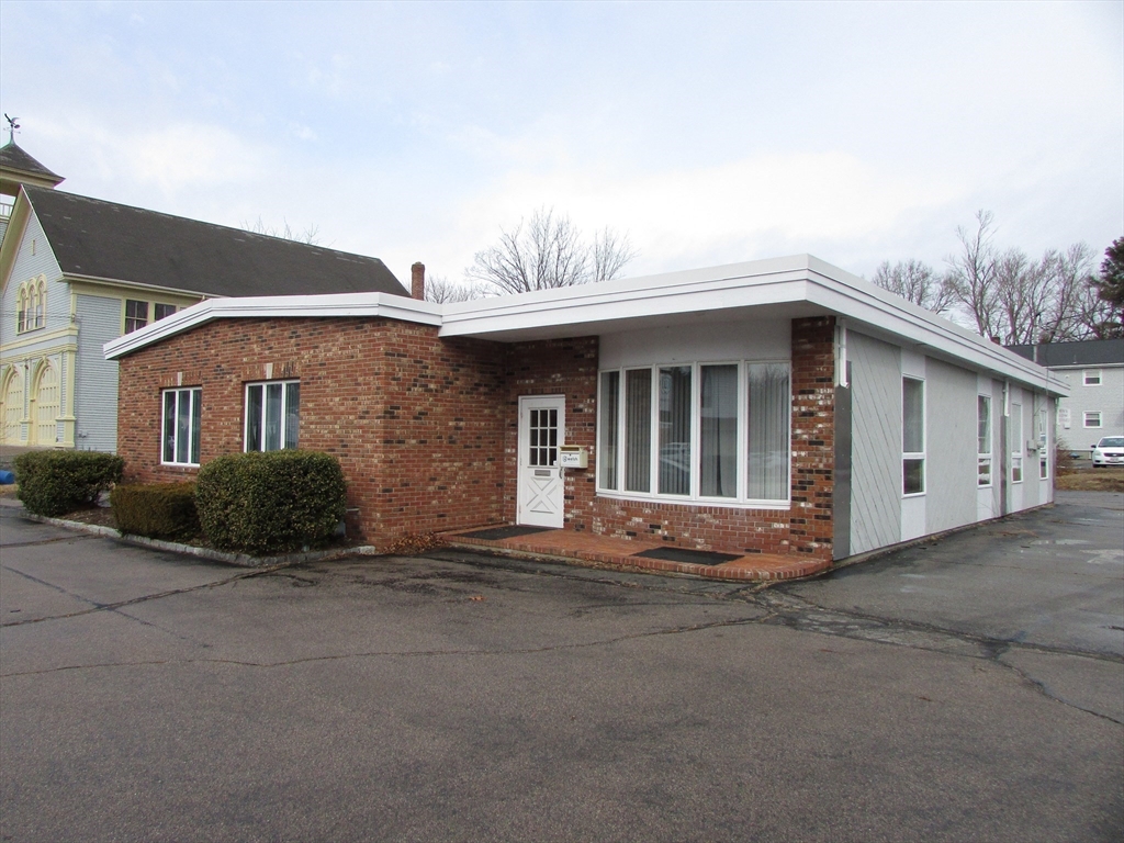 106 Commonwealth Ave, North Attleboro, MA 02760