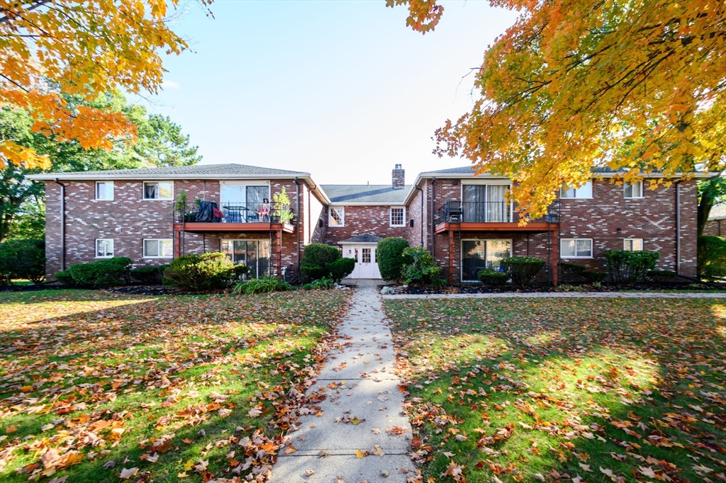 37 Fountain Ln #14, Weymouth
