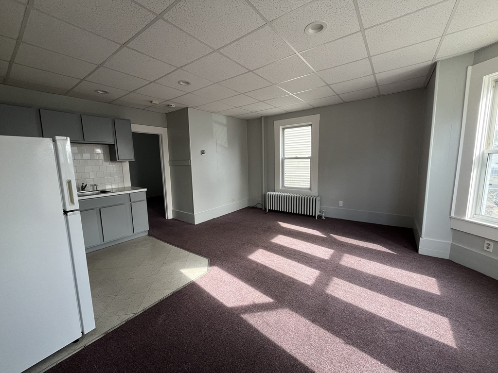 306 Bank St #2, Fall River