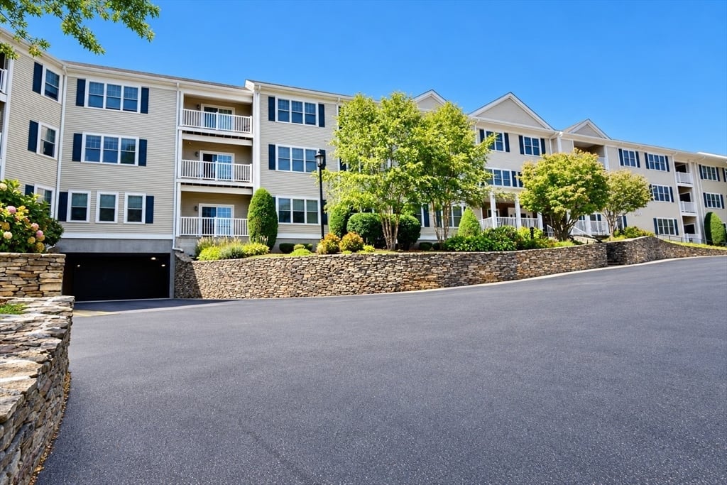 1 Lenox Street #209, Norwood