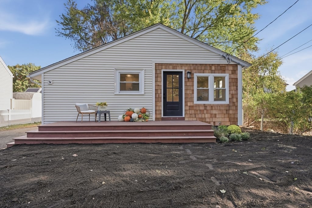19 1/2 Lillian St, Woburn