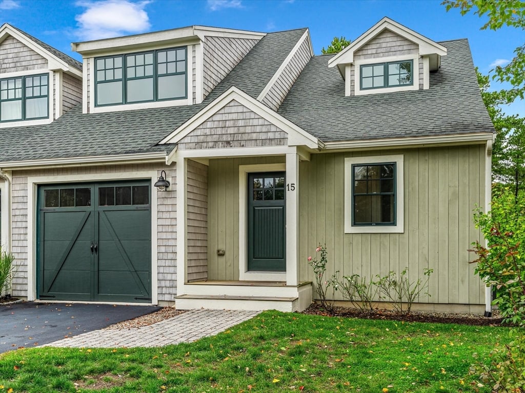 15 Rosebay Ln #15, Plymouth