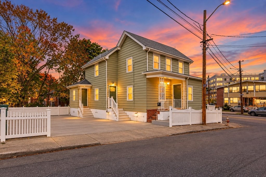 24 Lummus Ct, Lynn