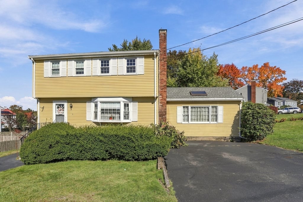 6 Exeter Dr, Woburn