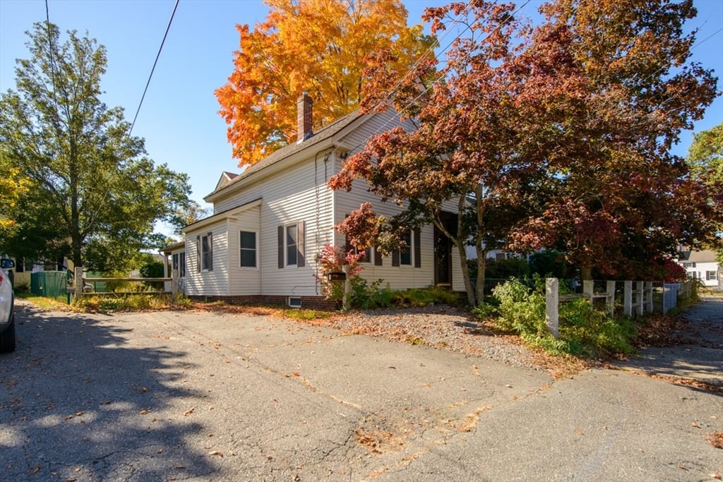 3 Fletcher St, Ayer