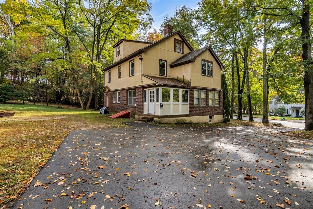 560 Salisbury, Worcester