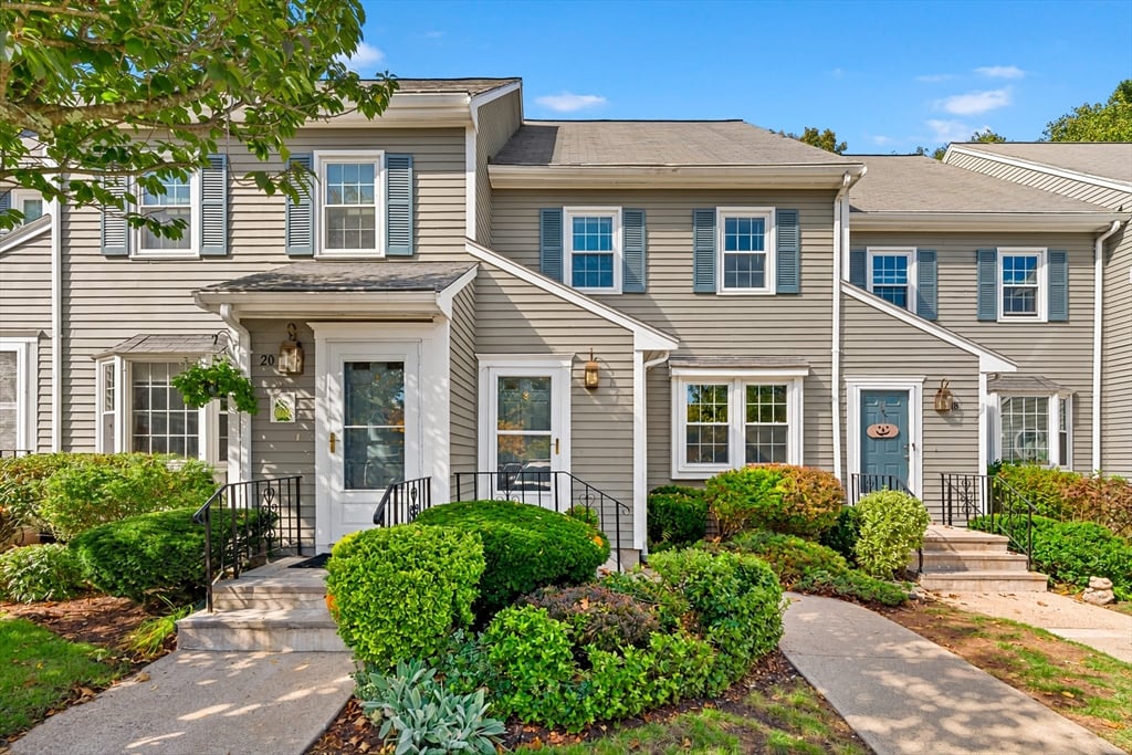 19 Washington Green #19, Walpole