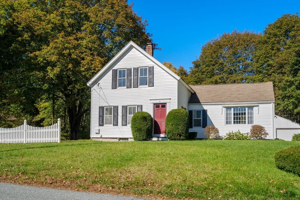 תמונה של הנכס: 8 Summer Street, Medfield