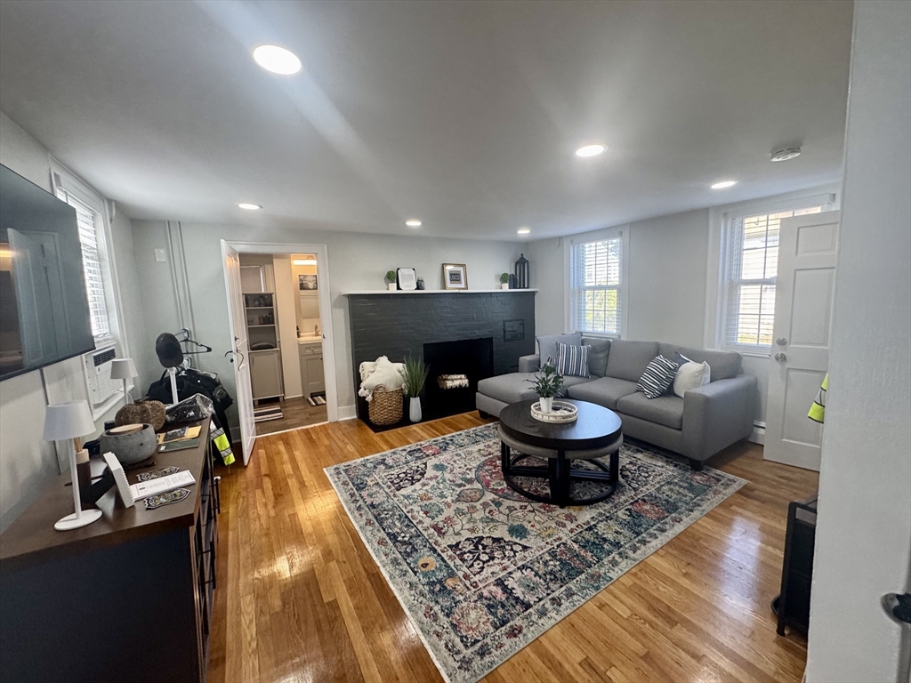 198 Main St #1 North, Fairhaven