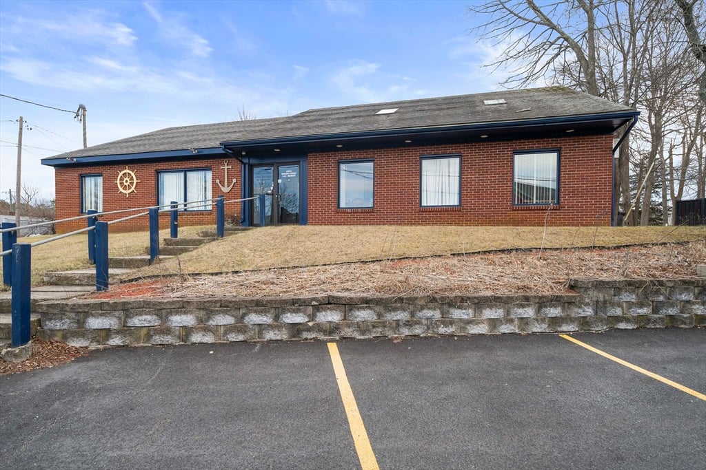 304 Main St, Bourne, MA 02532