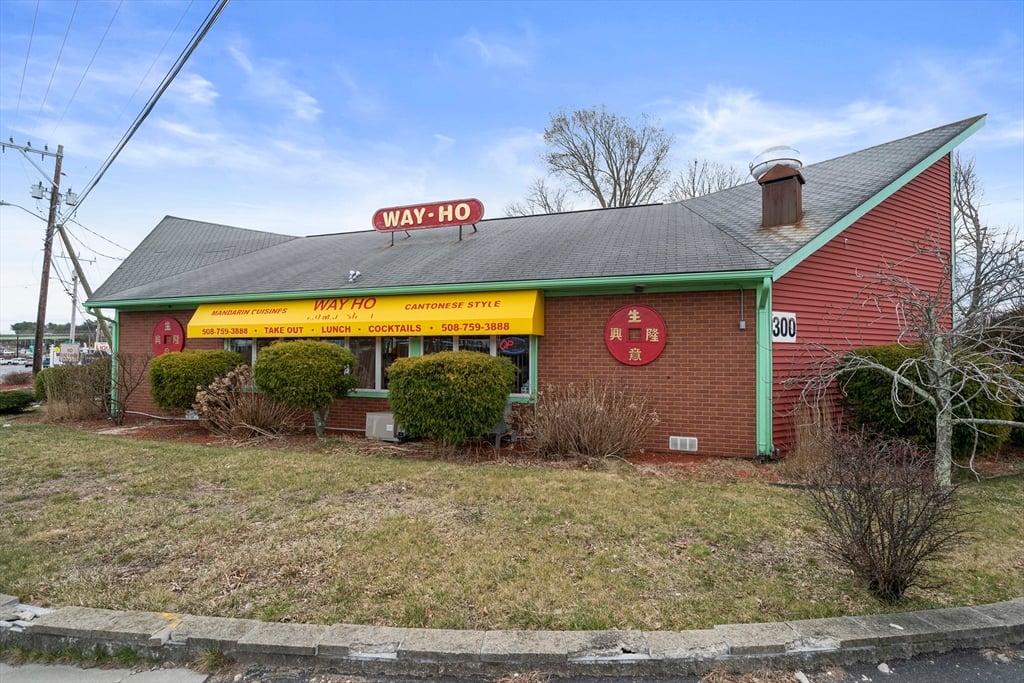 300 Main St, Bourne, MA 02532