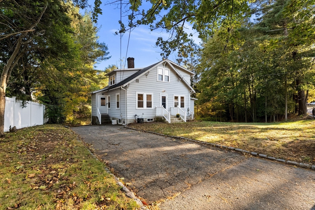 37 Old Randolph St, Canton