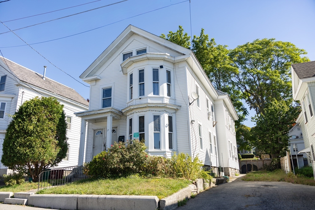 17 Myrtle St, Lowell