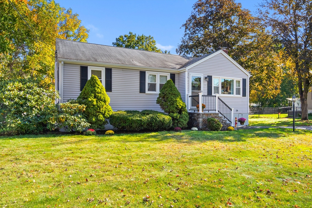 15 Carson Rd, Woburn