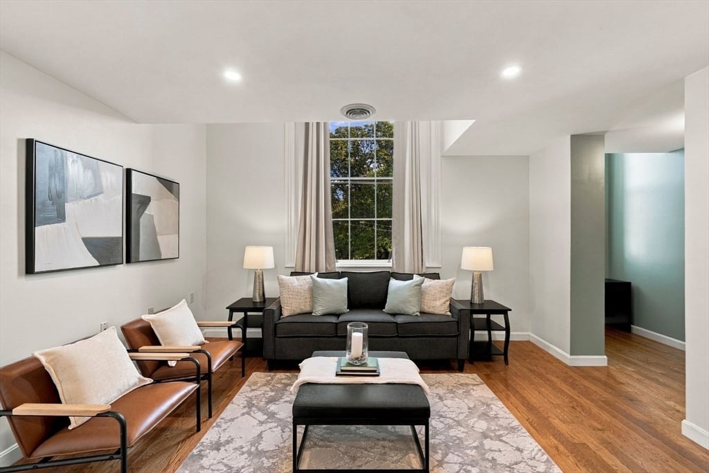 房源照片：35 Flint Street #201, Salem