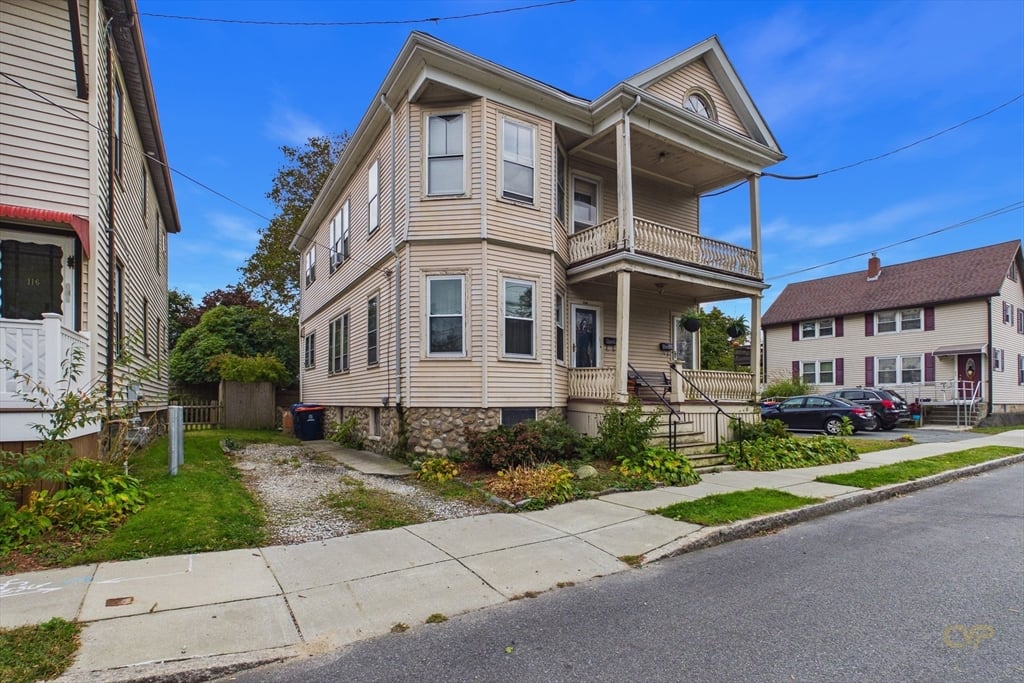 118-120 Mount Vernon, New Bedford