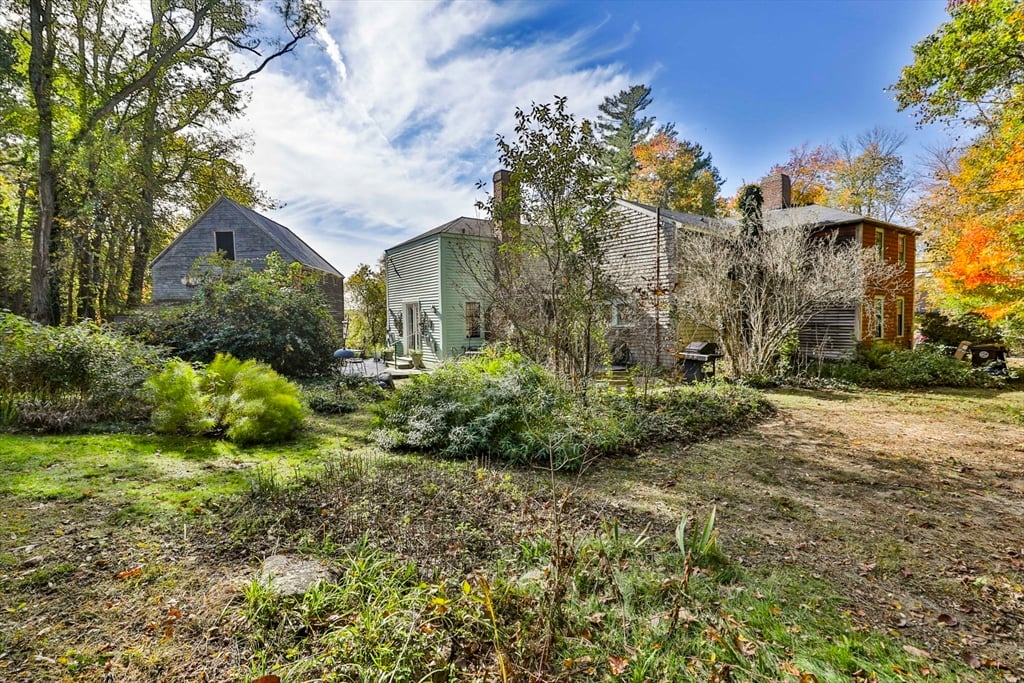 9 River Road, West Newbury